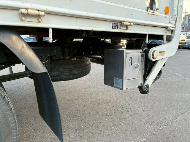 Hino Dutro 12