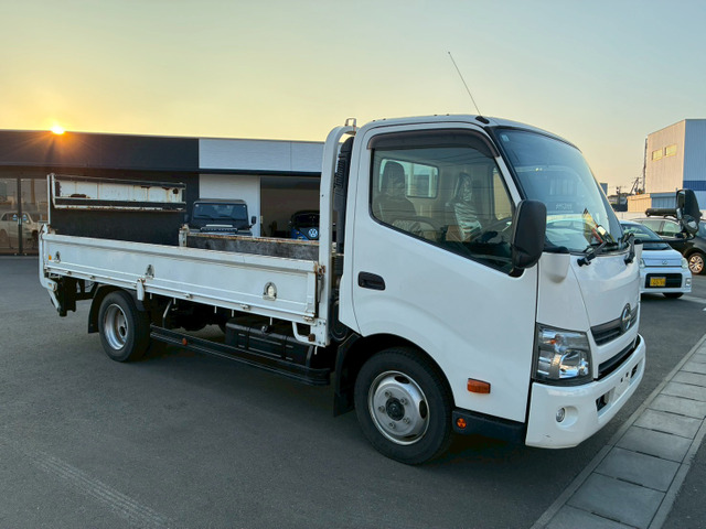Hino Dutro 4