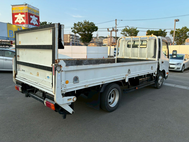 Hino Dutro 5