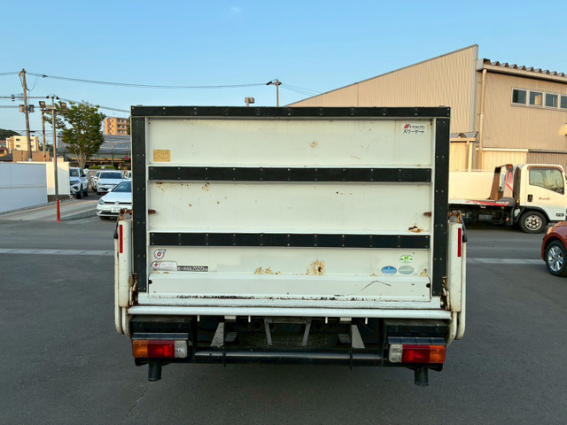 Hino Dutro 6