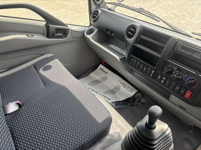 Hino Dutro 12