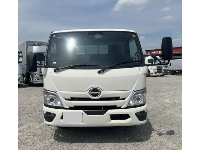 Hino Dutro 3