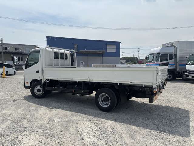 Hino Dutro 6