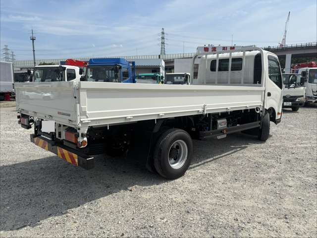 Hino Dutro 8