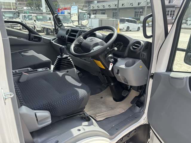 Hino Dutro 10