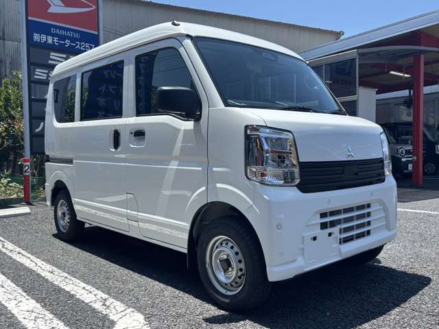 Mitsubishi Minicab Van 10