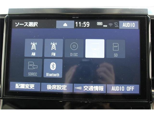 Toyota Vellfire 4
