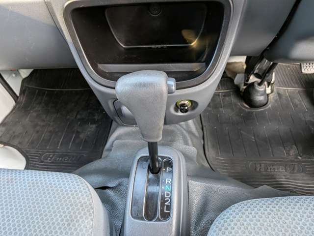Daihatsu Hijet Truck 2