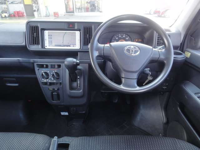 Toyota Pixis Van 11