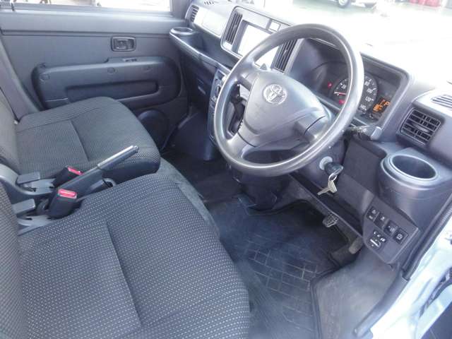 Toyota Pixis Van 12