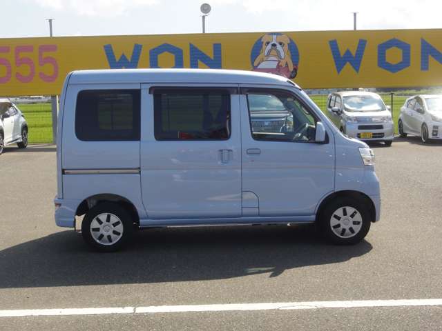 Toyota Pixis Van 6