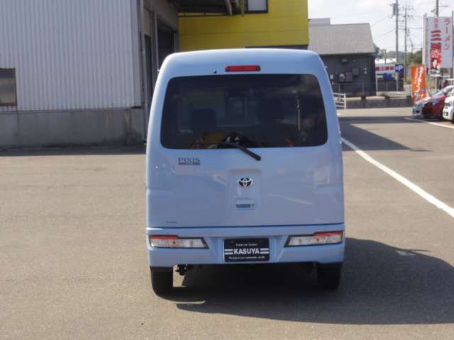 Toyota Pixis Van 8