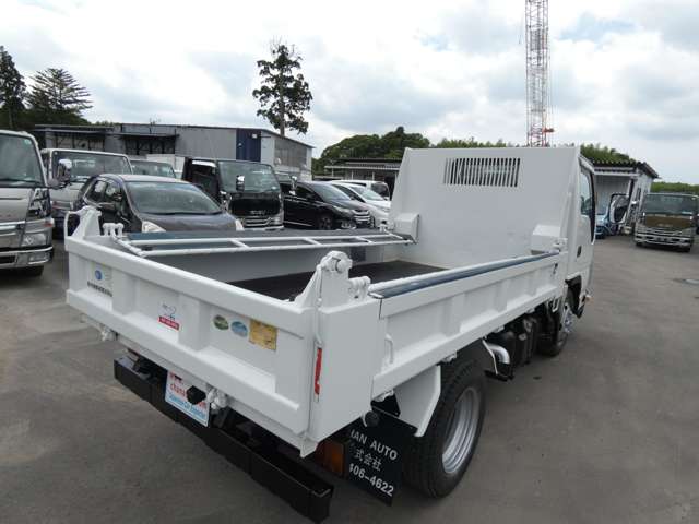 Isuzu Elf 6
