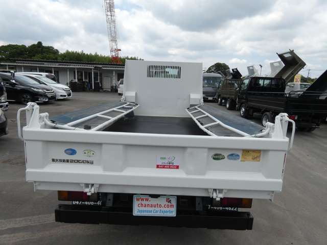 Isuzu Elf 7
