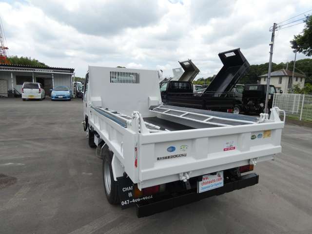 Isuzu Elf 8
