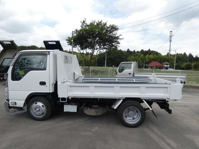 Isuzu Elf 9