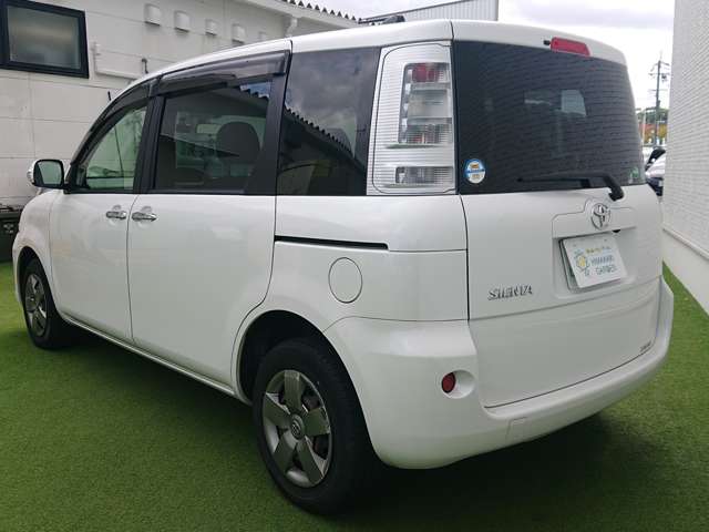 Toyota Sienta 11