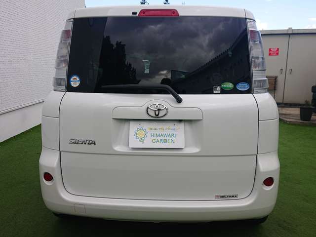 Toyota Sienta 12