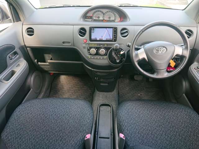 Toyota Sienta 6