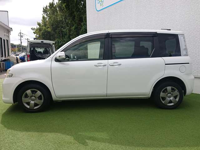 Toyota Sienta 10