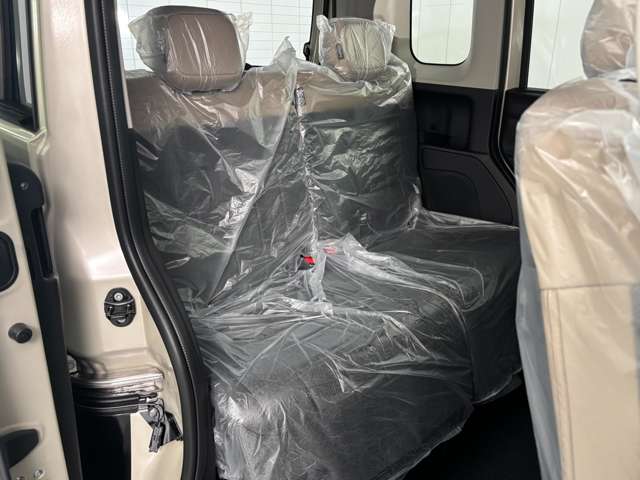 Mitsubishi Delica Mini 6