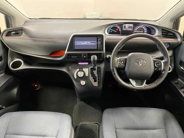 Toyota Sienta 2