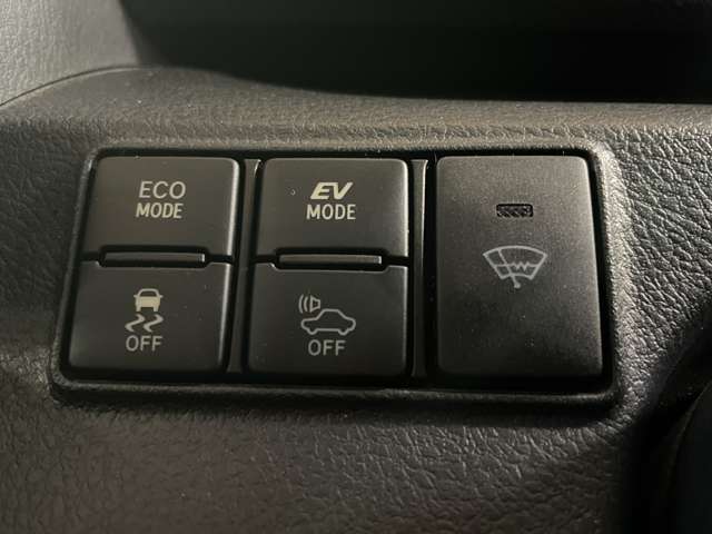 Toyota Sienta 6
