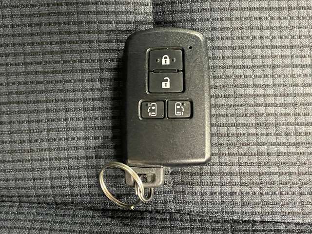 Toyota Sienta 8