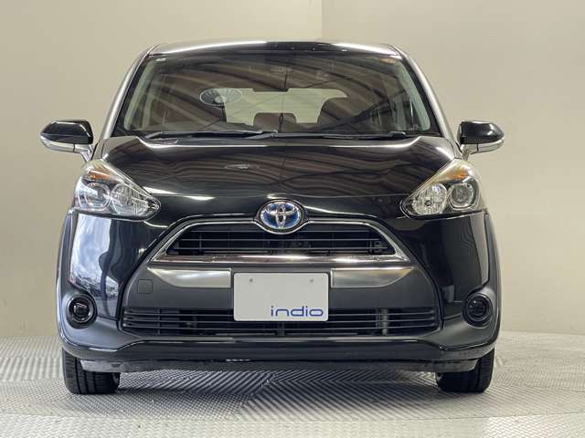 Toyota Sienta 9