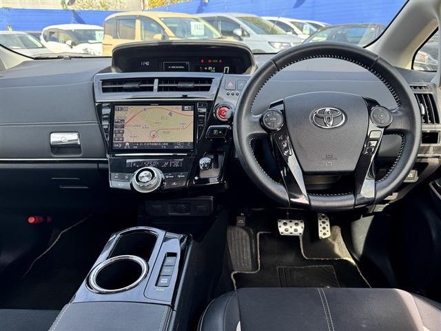 Toyota Prius α 6