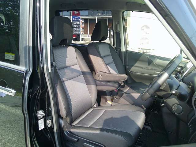 Nissan Serena 11