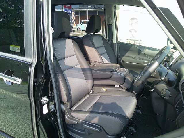 Nissan Serena 12