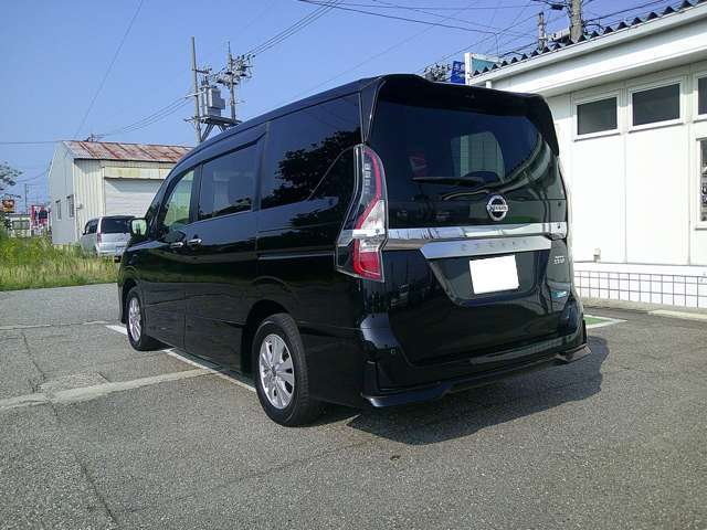 Nissan Serena 5