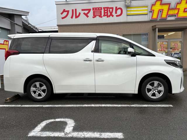 Toyota Alphard 4