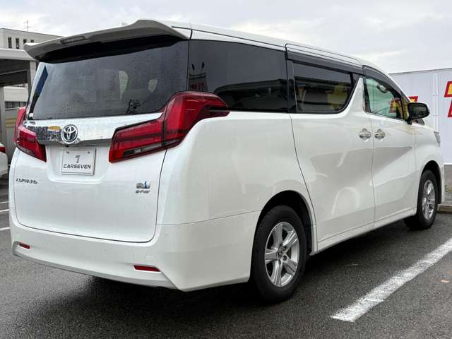 Toyota Alphard 5