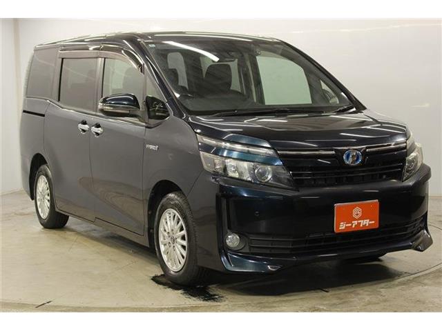 Toyota Voxy 4