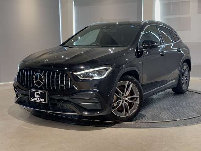 Mercedes-Benz GLA-Class 11