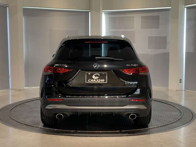 Mercedes-Benz GLA-Class 6