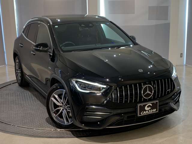 Mercedes-Benz GLA-Class 10