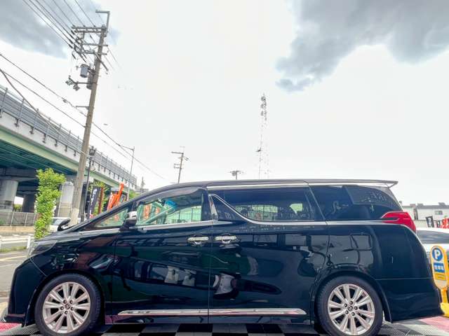 Toyota Alphard 11
