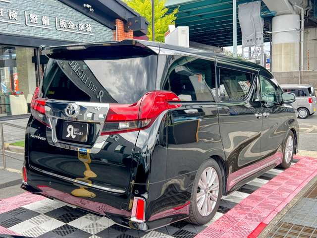 Toyota Alphard 8