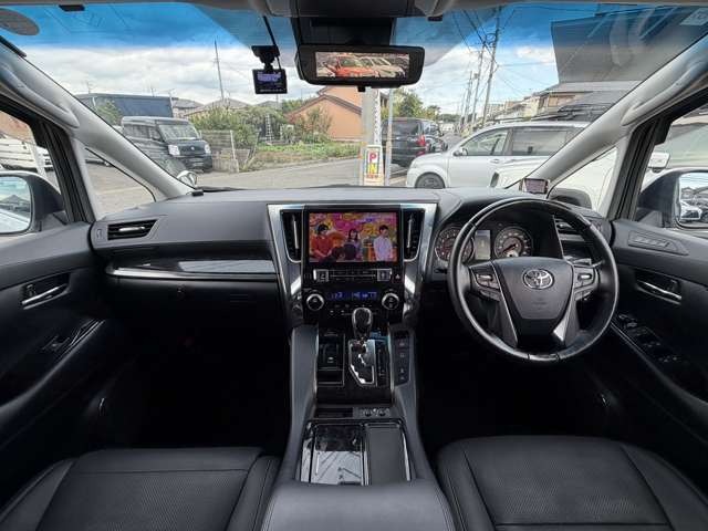 Toyota Vellfire 5