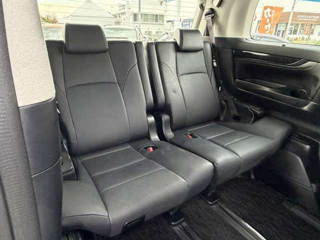 Toyota Vellfire 8