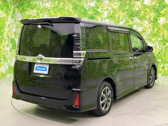 Toyota Voxy 5