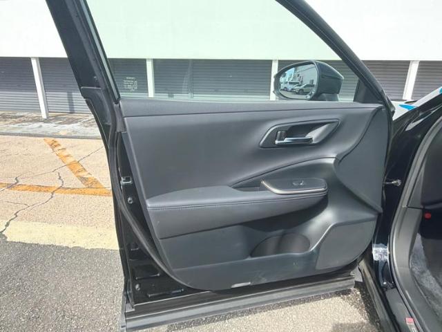 Toyota Crown Crossover 8