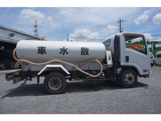 Isuzu Elf 6