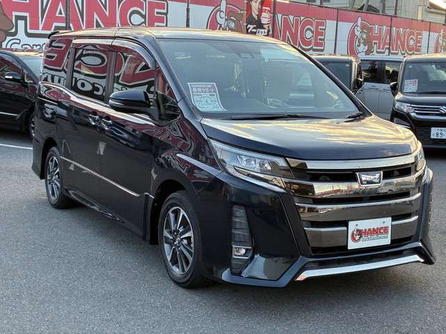 Toyota Noah 8