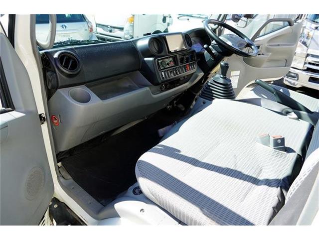 Hino Dutro 7