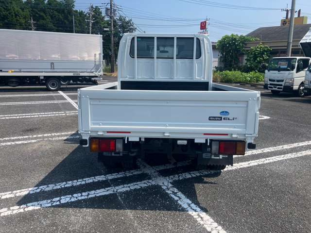 Isuzu Elf 6