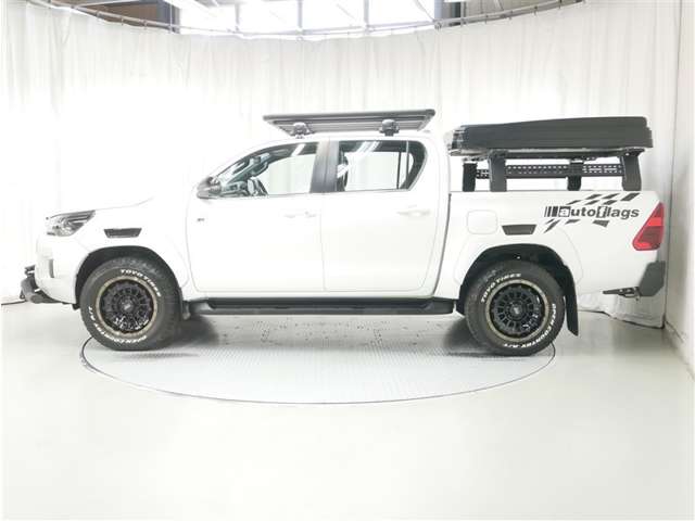 Toyota Hilux 2